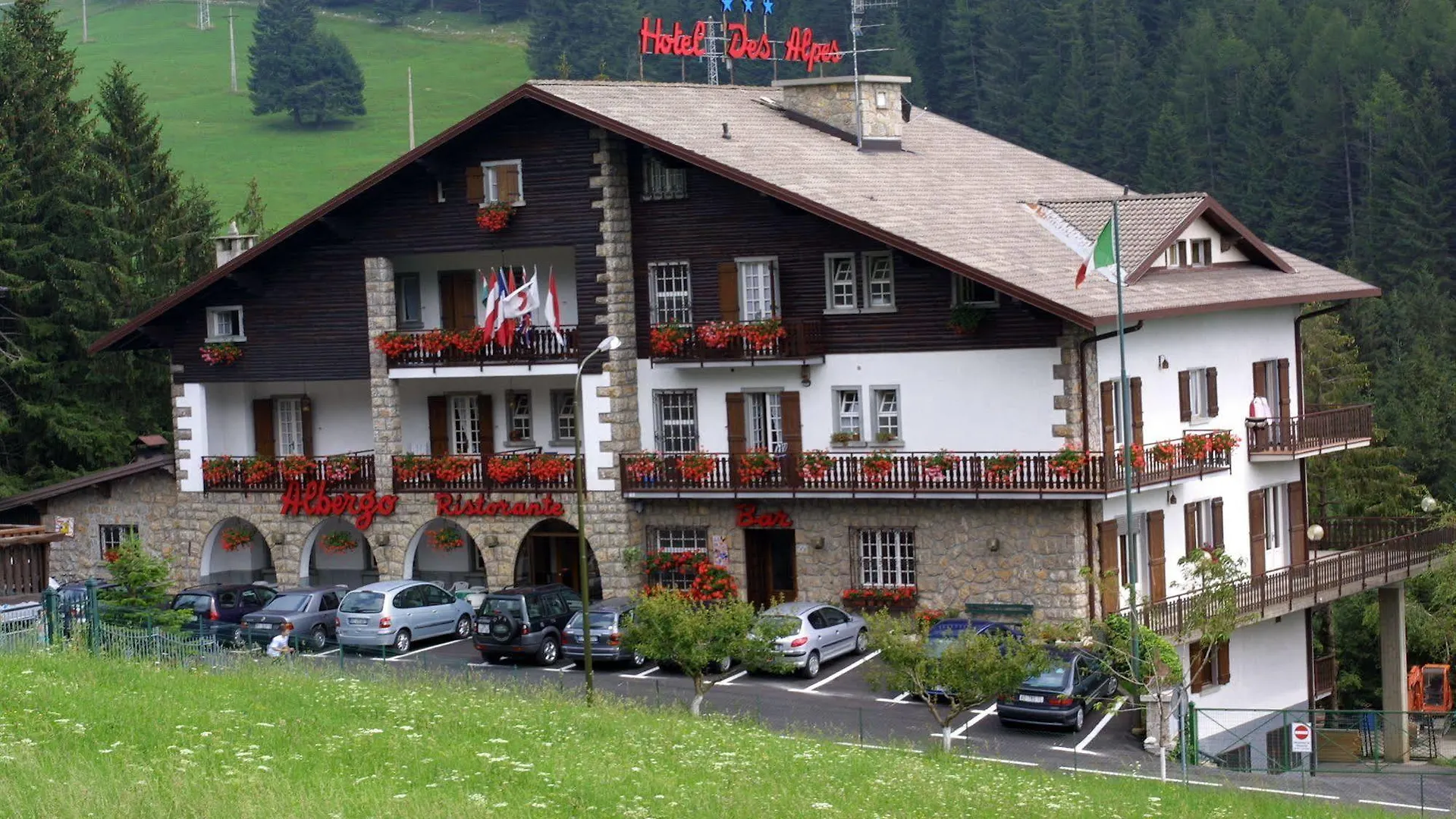 Hotel Des Alpes Castione della Presolana 3*,  Italia